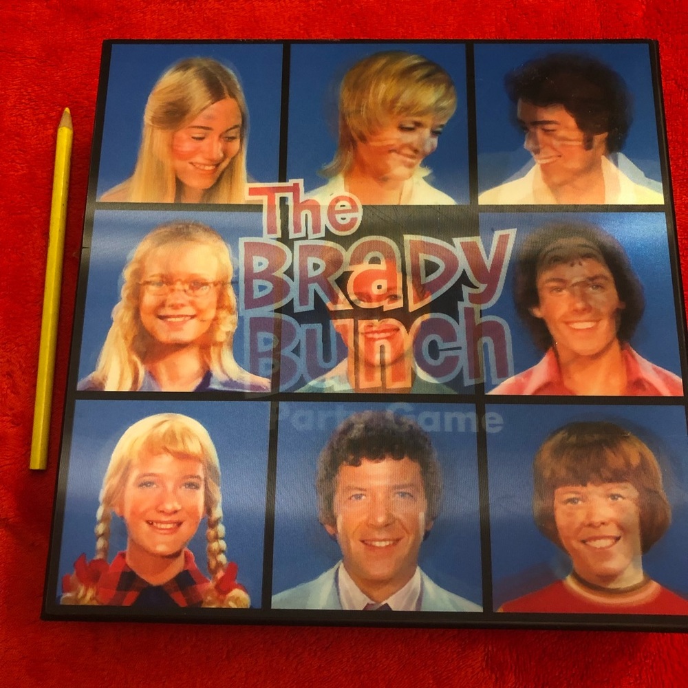 The Brady Bunch classic board game fun set.
